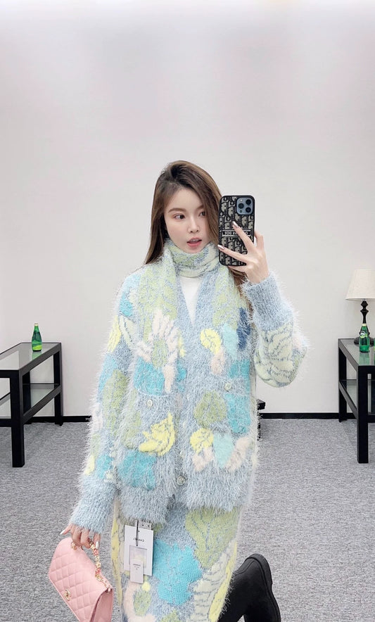 C 25 Mohair knitted scarf