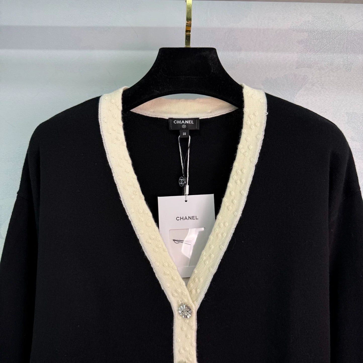 2025 Summer New Arrival Black and White Contrast Knitted Cardigan