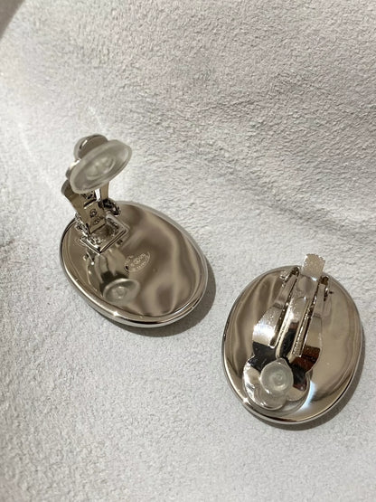 C 25 White Gold Oval Mirror Stud/Ear Clip