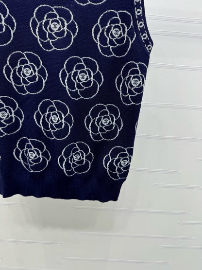 C 25 Camellia Jacquard Knit Vest