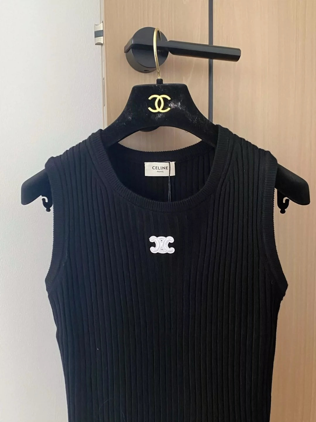 CE 25 New Simple Three Color Vest