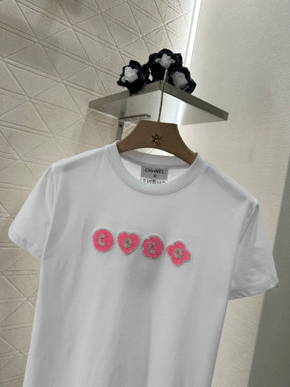 C 25 New Embroidered Beaded Letter Round Neck Short Sleeve T-Shirt