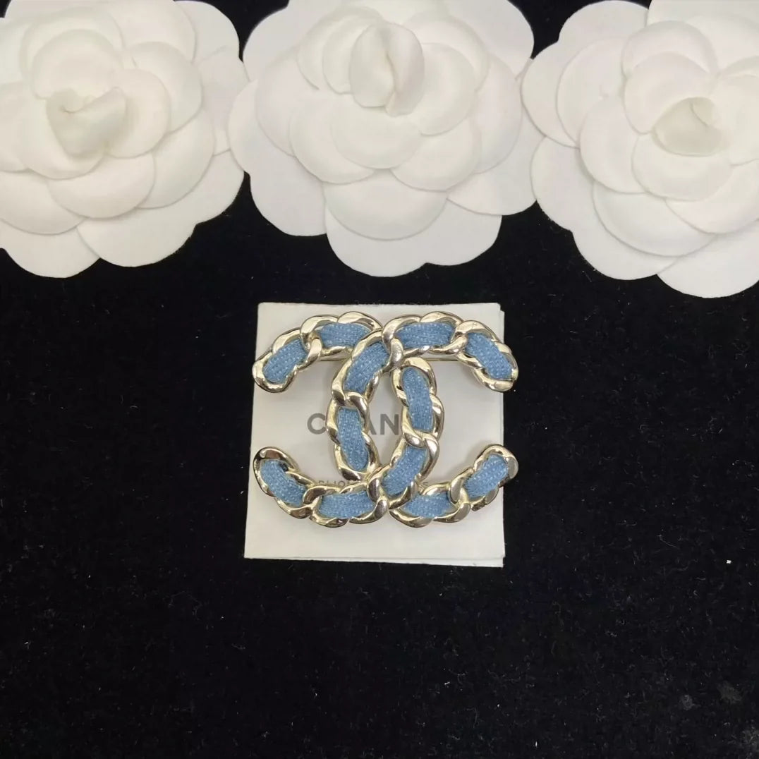25 Summer new denim blue double C brooch