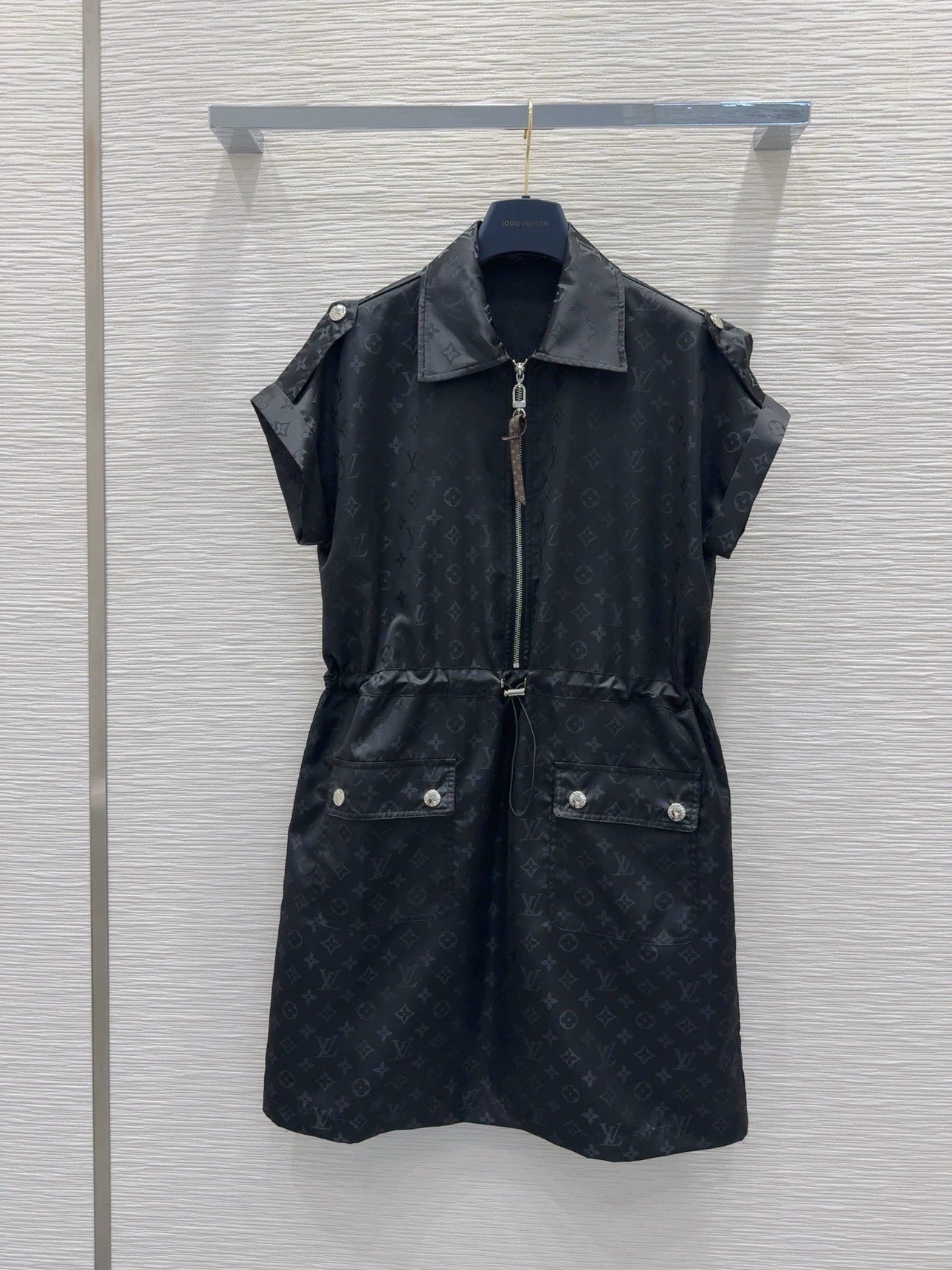 L 25 New Short Sleeve Zipper Dresses