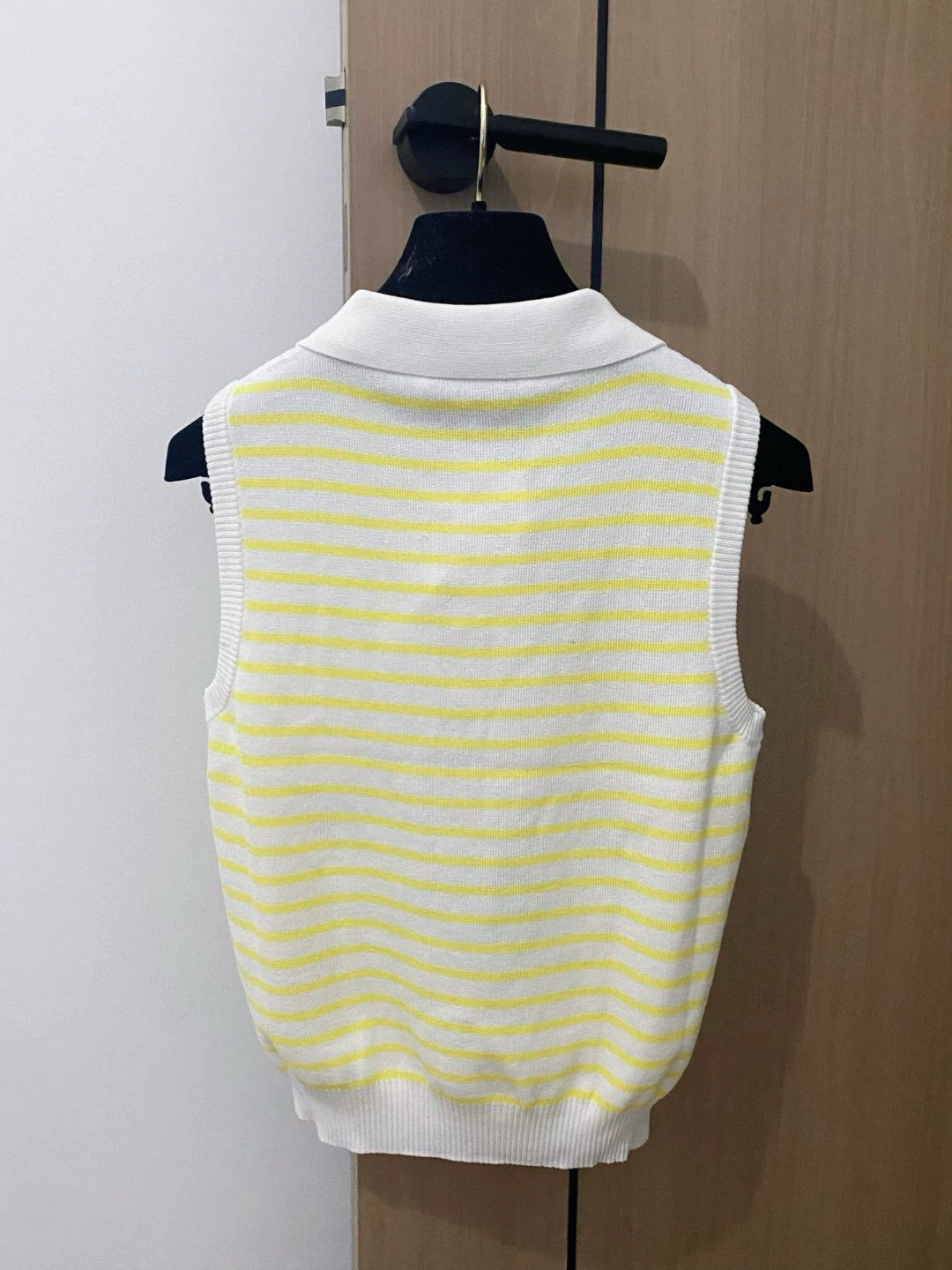 D 25 New Star Letter Embroidery Clashing Color Stripe Button Lapel Sleeveless Knit Tank Top