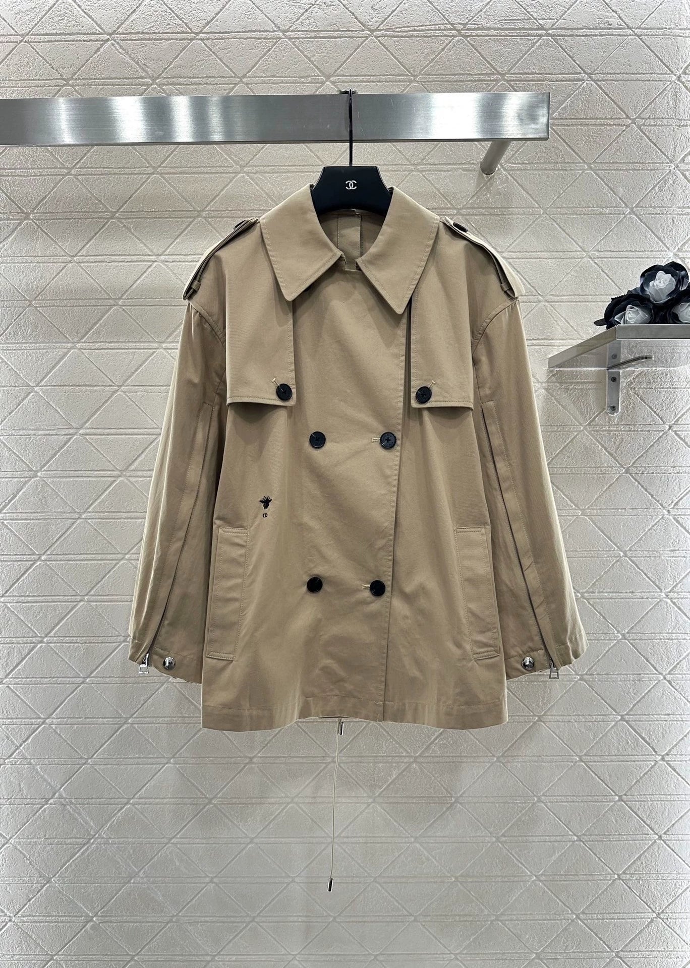 Di 25 Cape trench coat