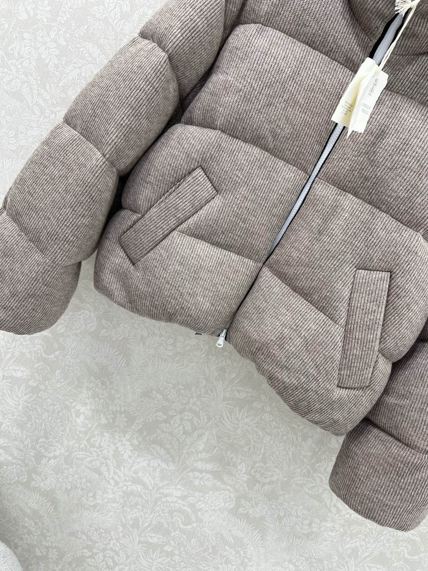 Bru 25 Cashmere fabric + white goose down down jacket