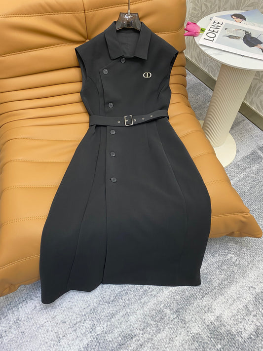 D 25 Lapel, side oblique button design, simple waist dress,