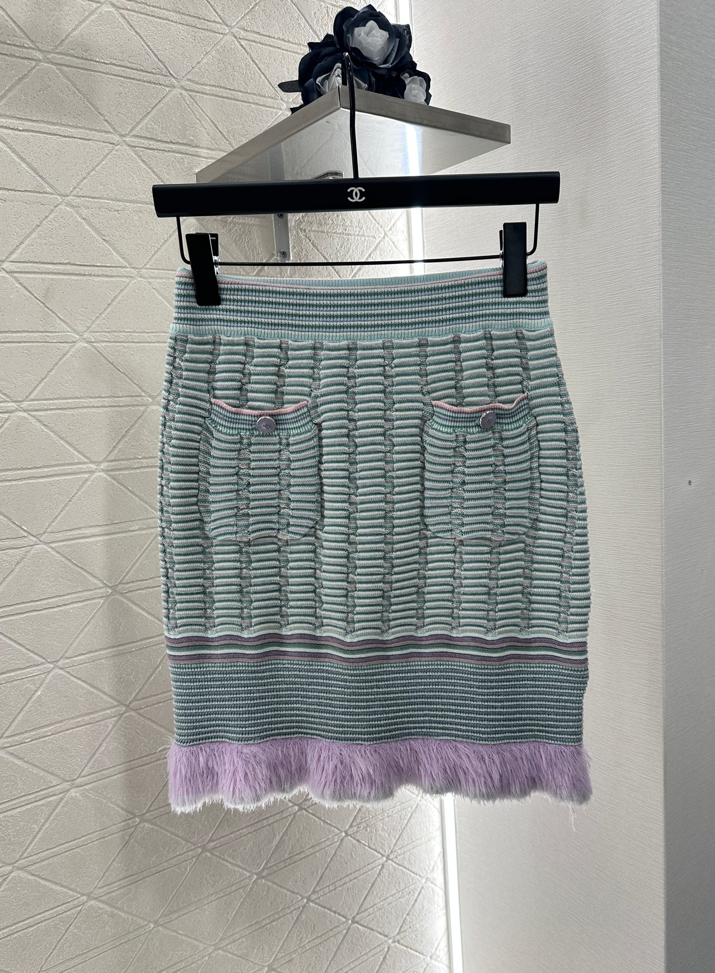 C 25 Contrast color knitted hip skirt