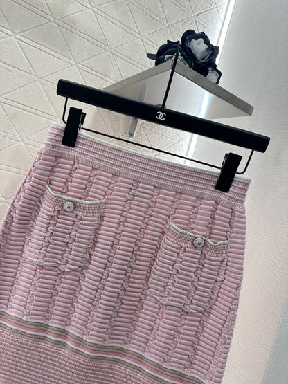 C 25 Contrast color knitted hip skirt