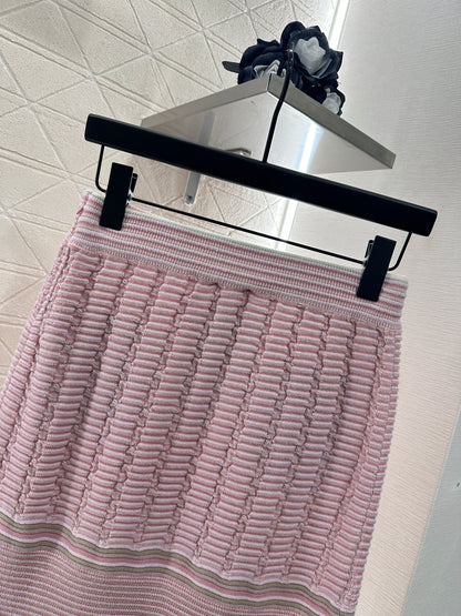 C 25 Contrast color knitted hip skirt