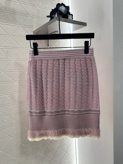 C 25 Contrast color knitted hip skirt