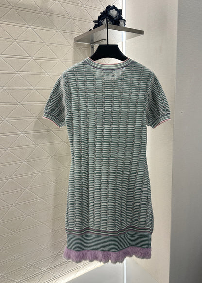 C 25 Flowing tassels contrasting color knitted short-sleeved dress