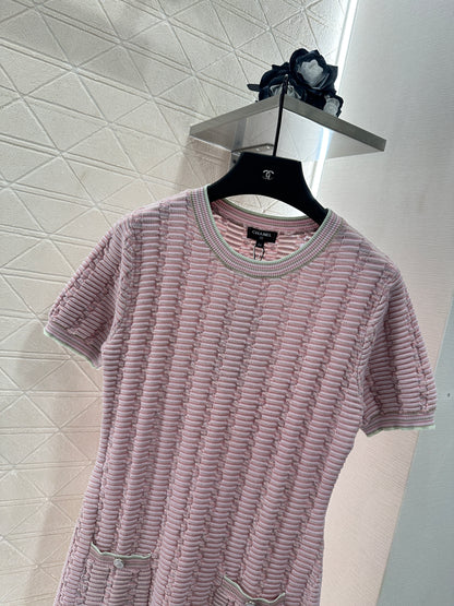 C 25 Flowing tassels contrasting color knitted short-sleeved dress