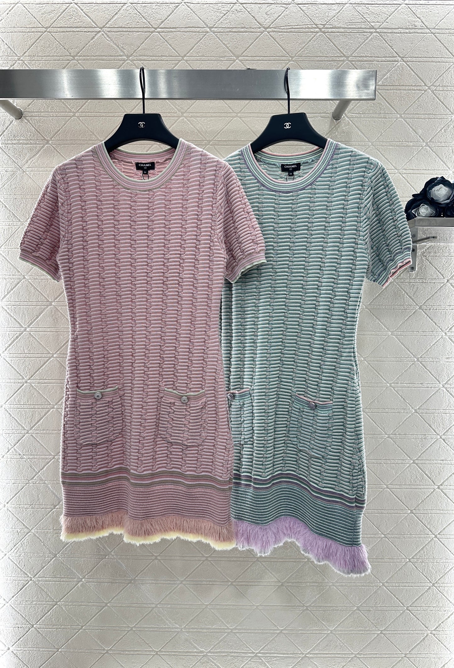 C 25 Flowing tassels contrasting color knitted short-sleeved dress