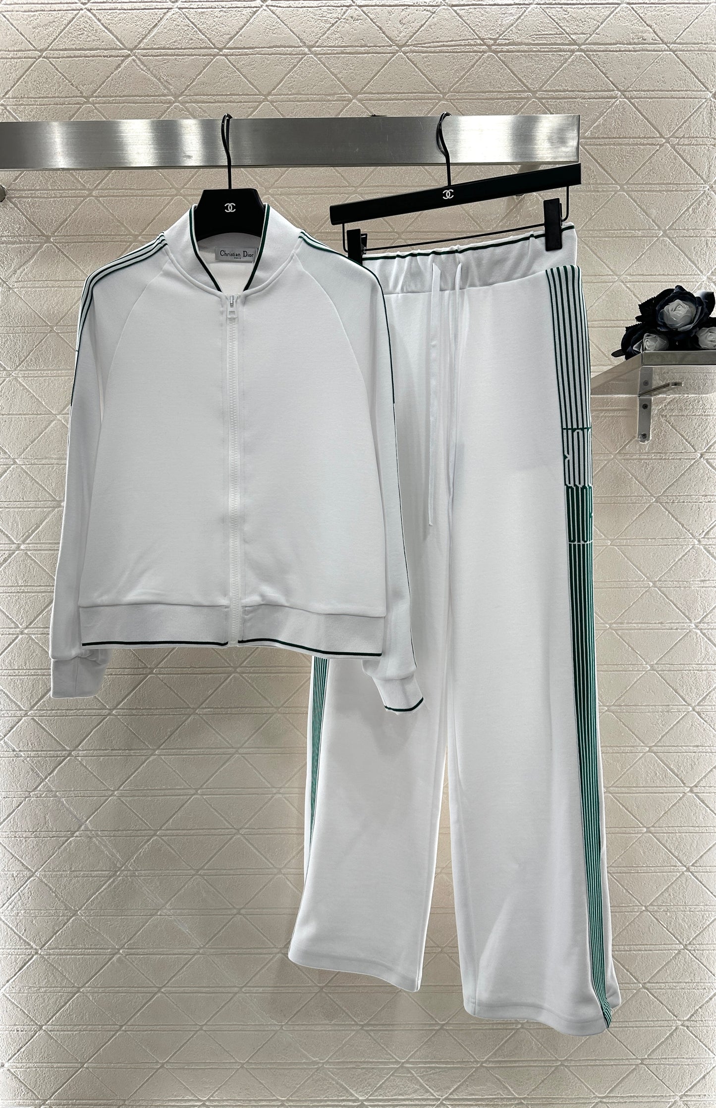 D 25 Zip-up jacket and pants set