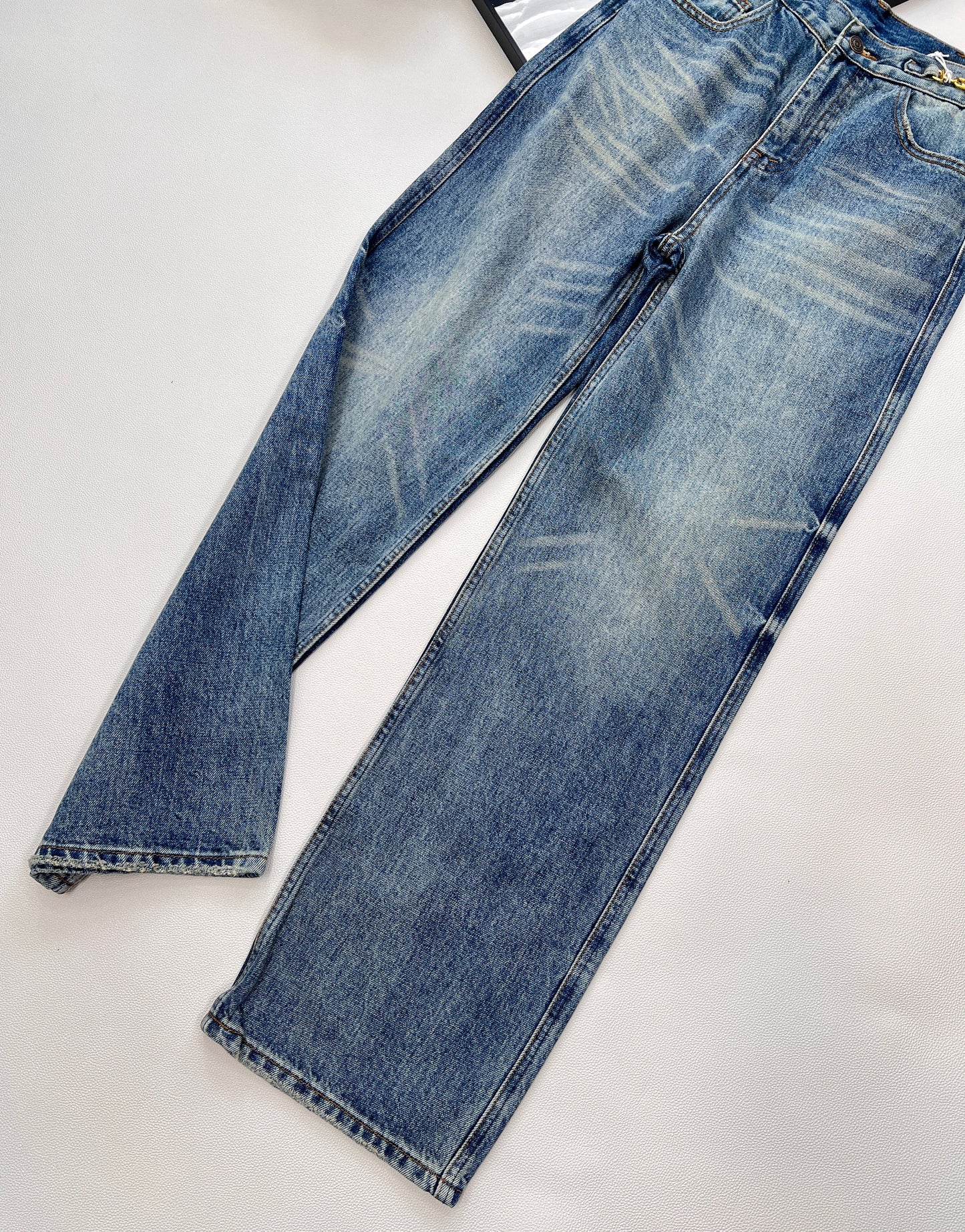 Ce 25 Classic Double-Button Straight-Leg Denim Pants👖