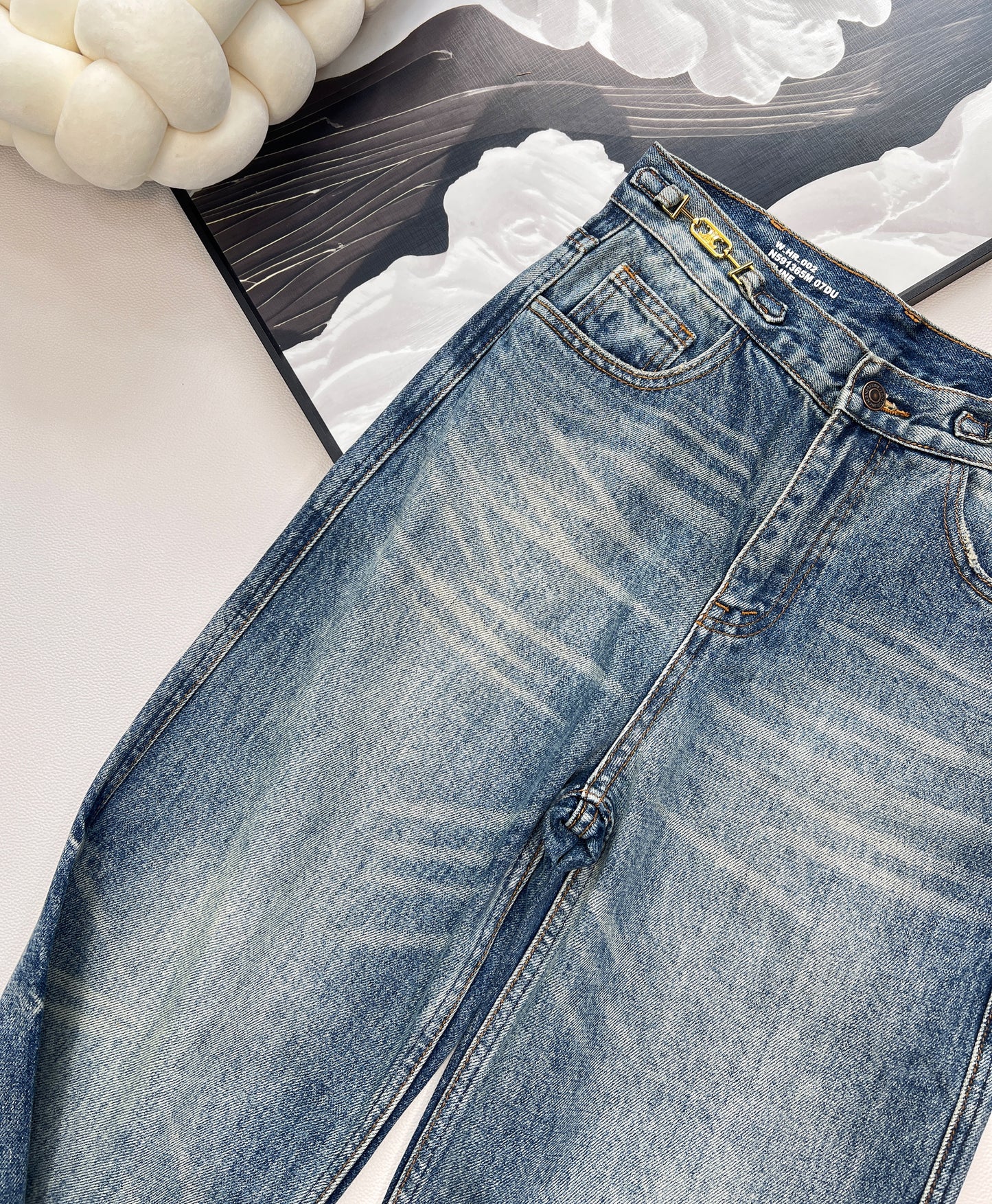 Ce 25 Classic Double-Button Straight-Leg Denim Pants👖