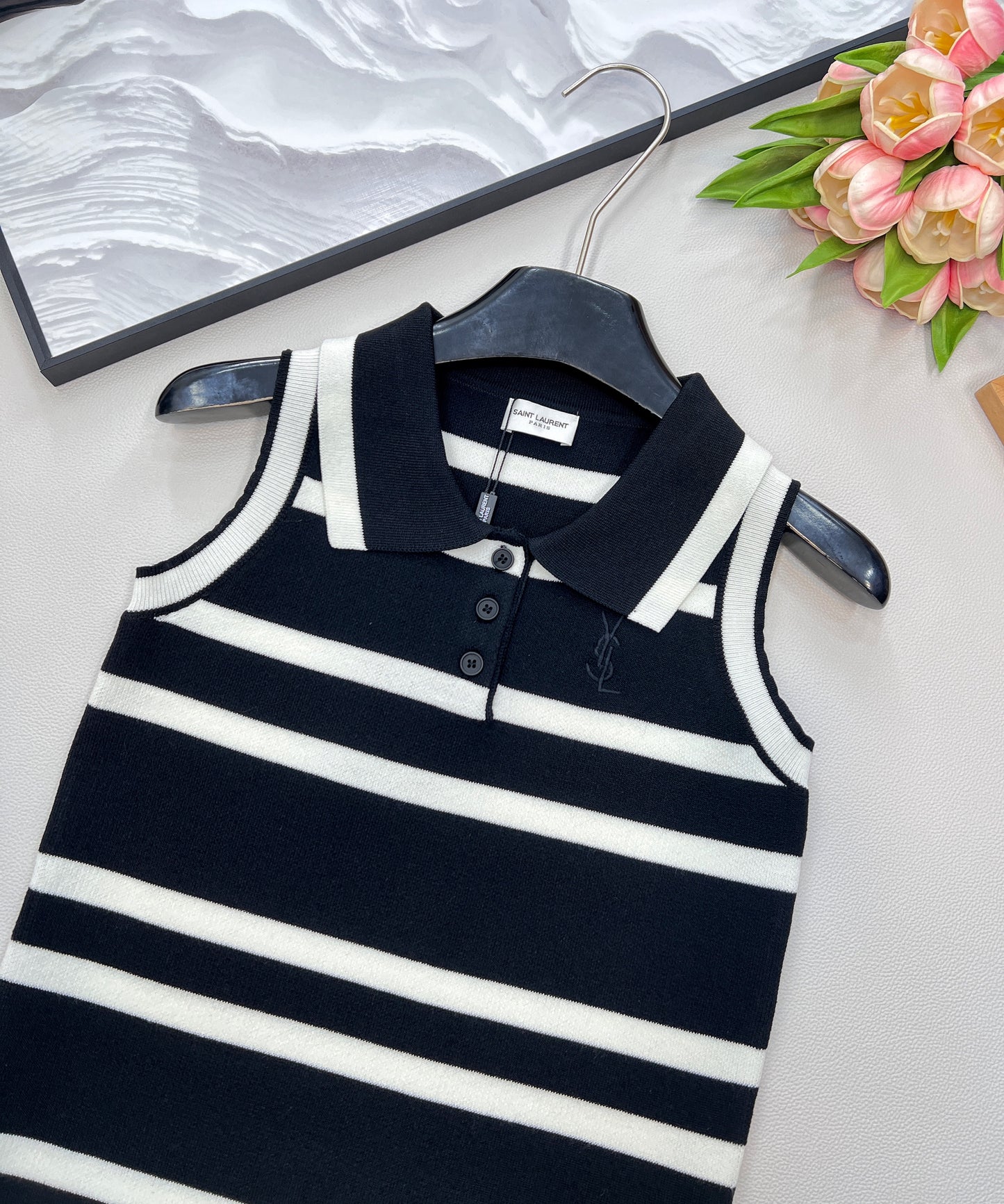 Y 25 New lapel embroidered letter striped vest.