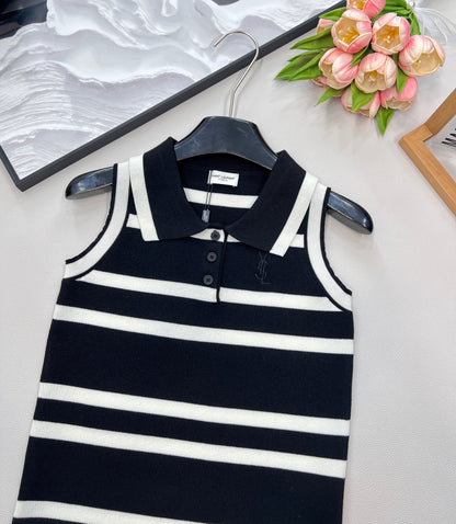 Y 25 New lapel embroidered letter striped vest.