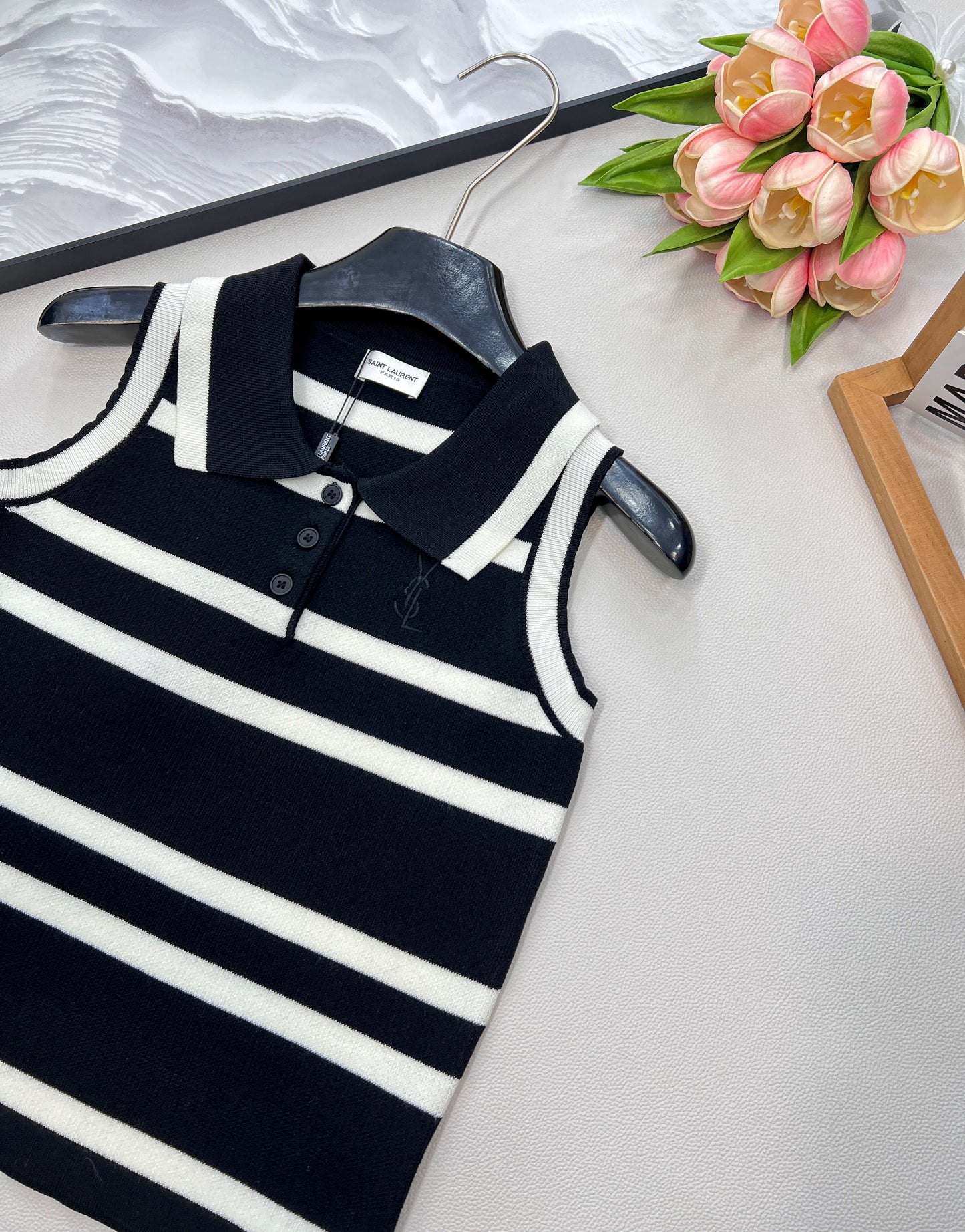 Y 25 New lapel embroidered letter striped vest.