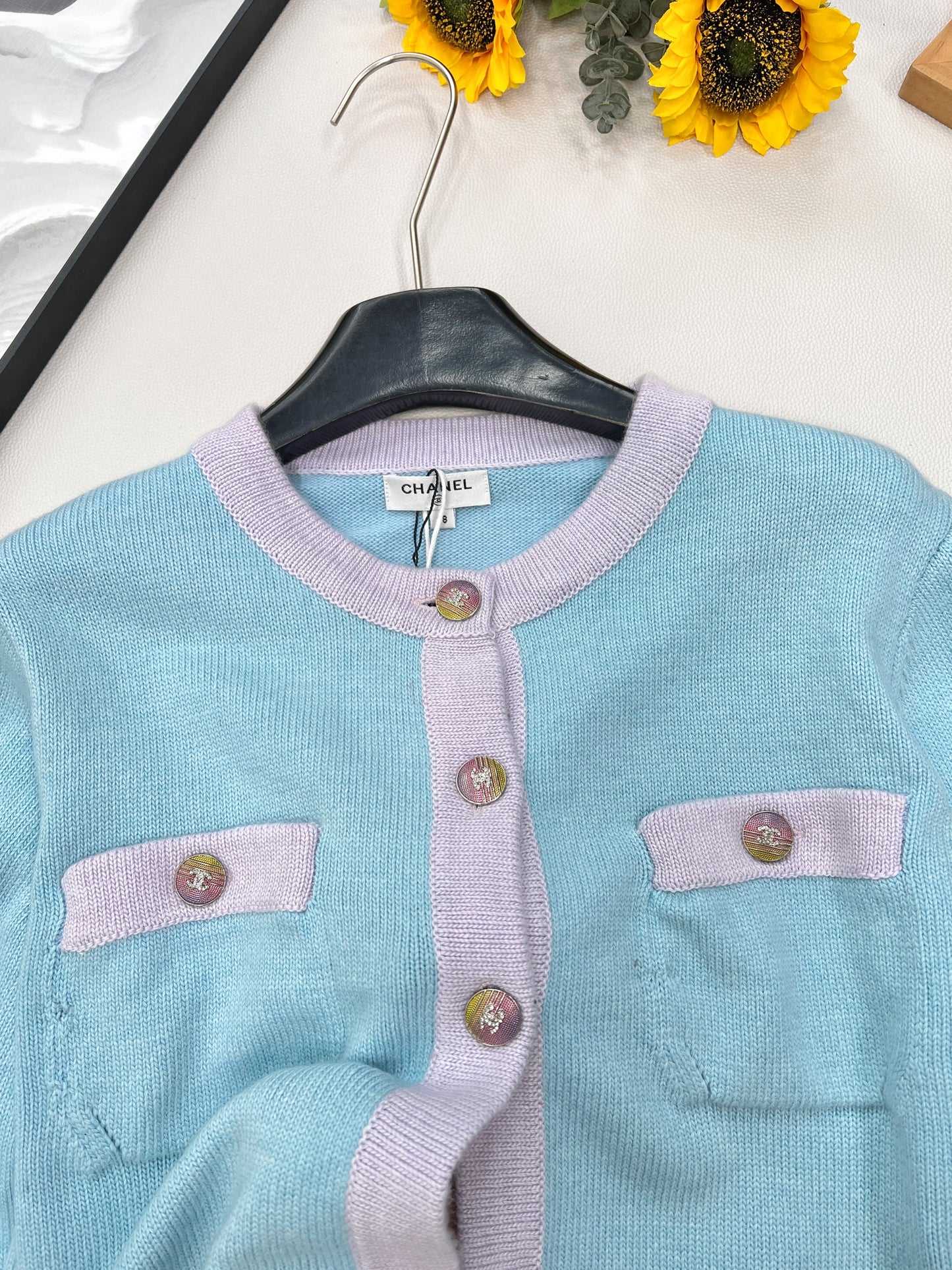 C 24 classic macaron color four-pocket contrast color knitted cardigan