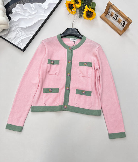 C 24 classic four-pocket contrast color knitted cardigan,