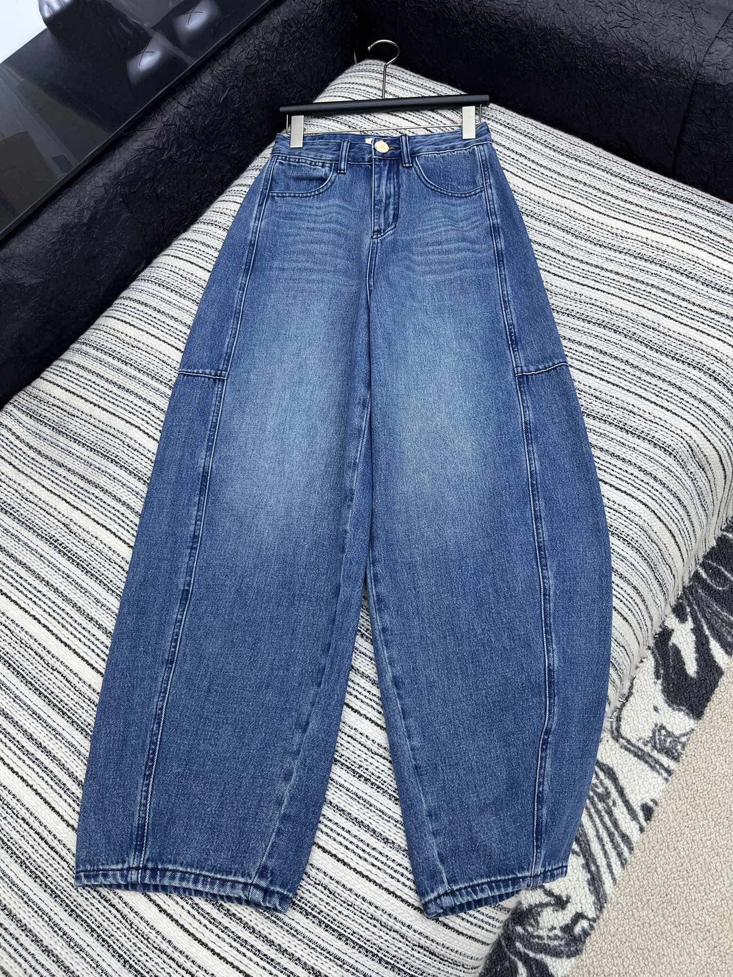 C 25 New Vintage Sickle Jeans