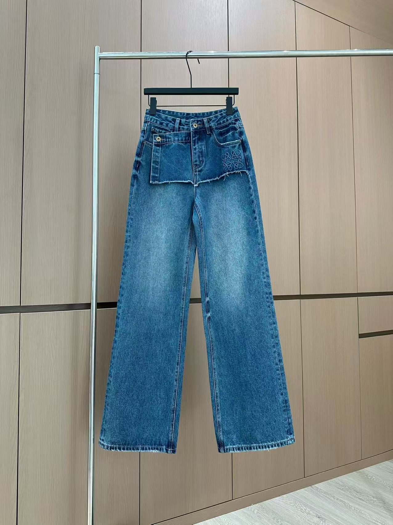 LO 25 Early Fall New Arrivals: Elastic-Waist Pants