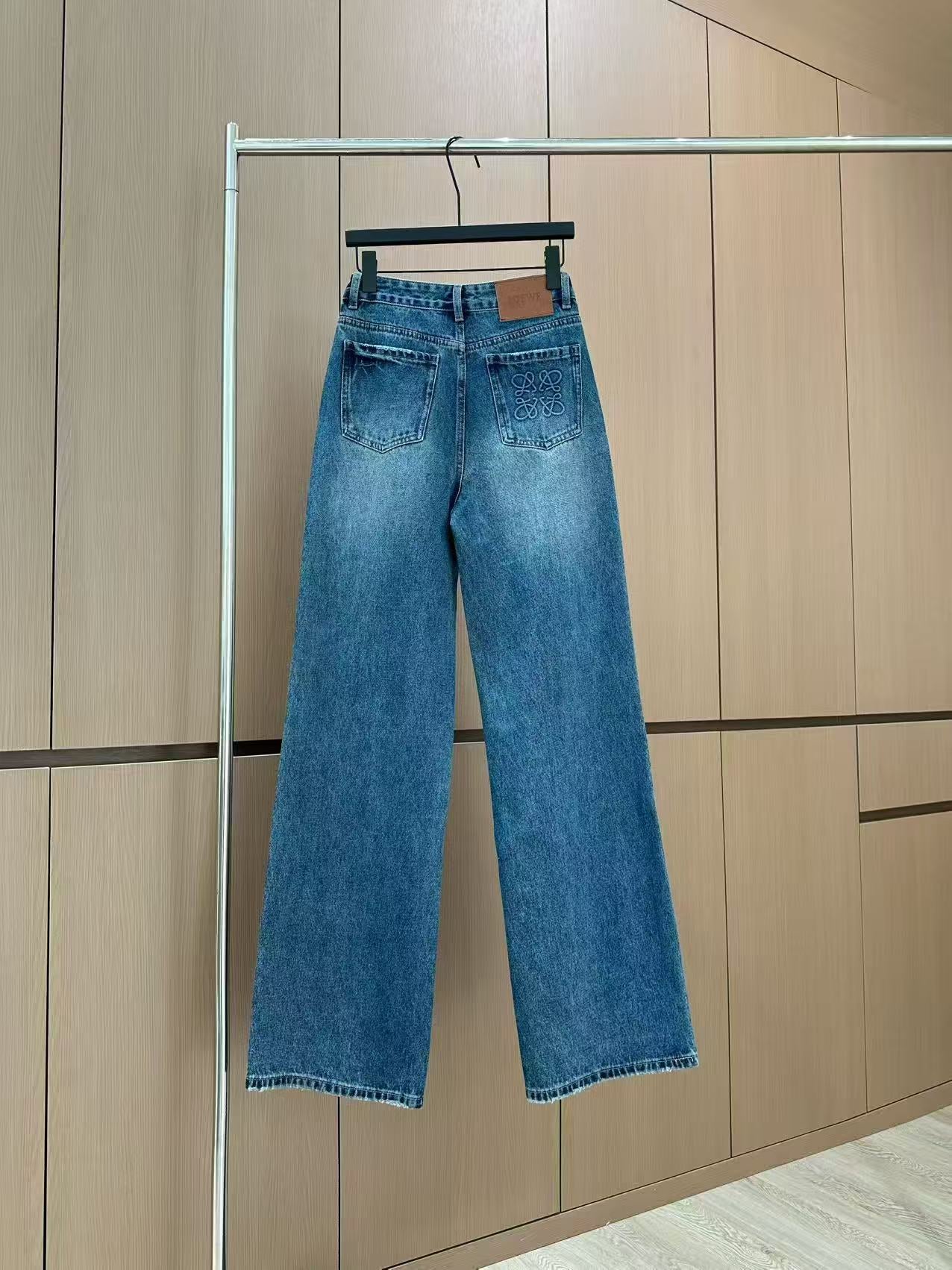LO 25 Early Fall New Arrivals: Elastic-Waist Pants