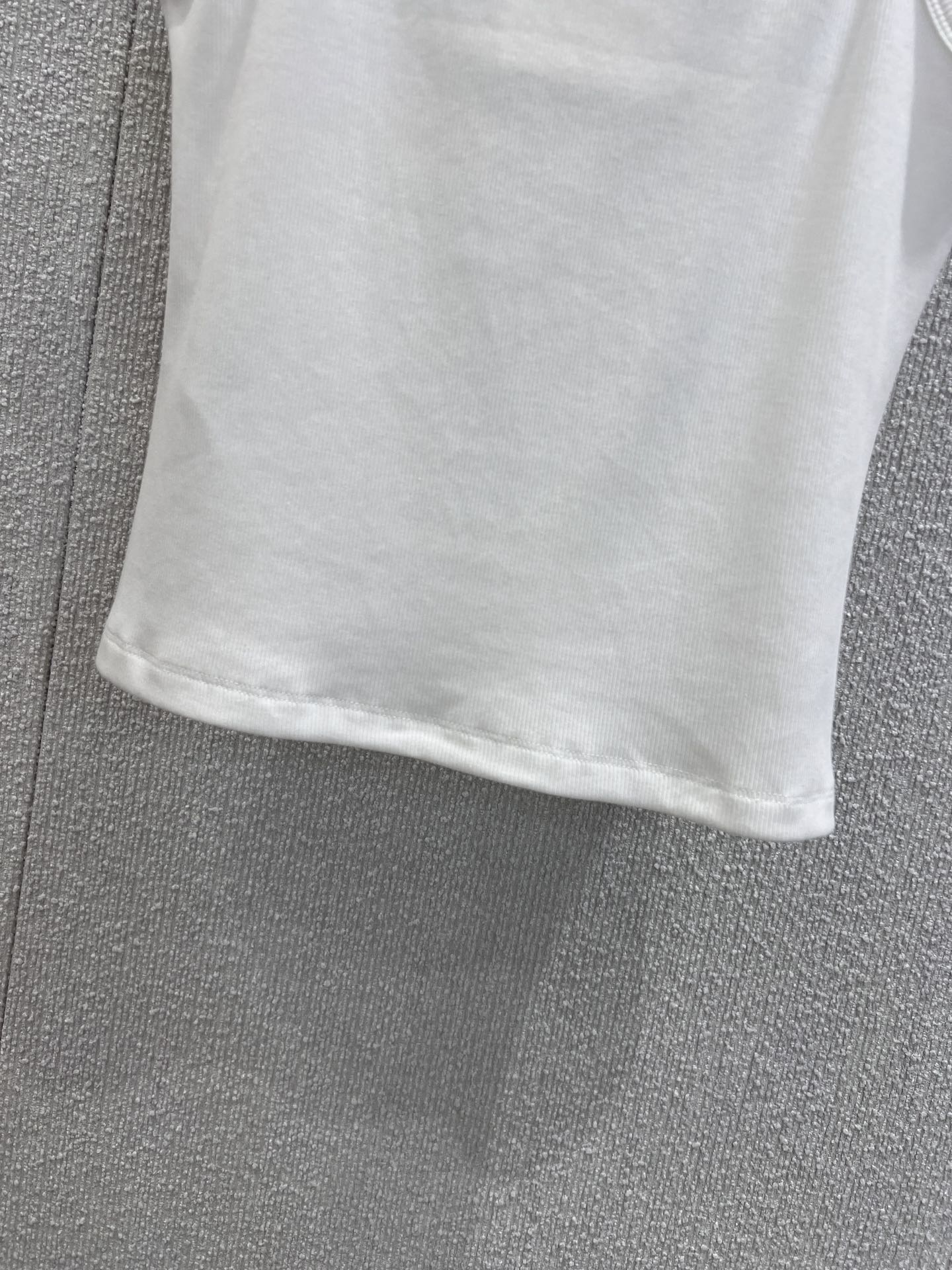 CE 25 Summer explosion models simple logo undershirt(WHITE BLACK)