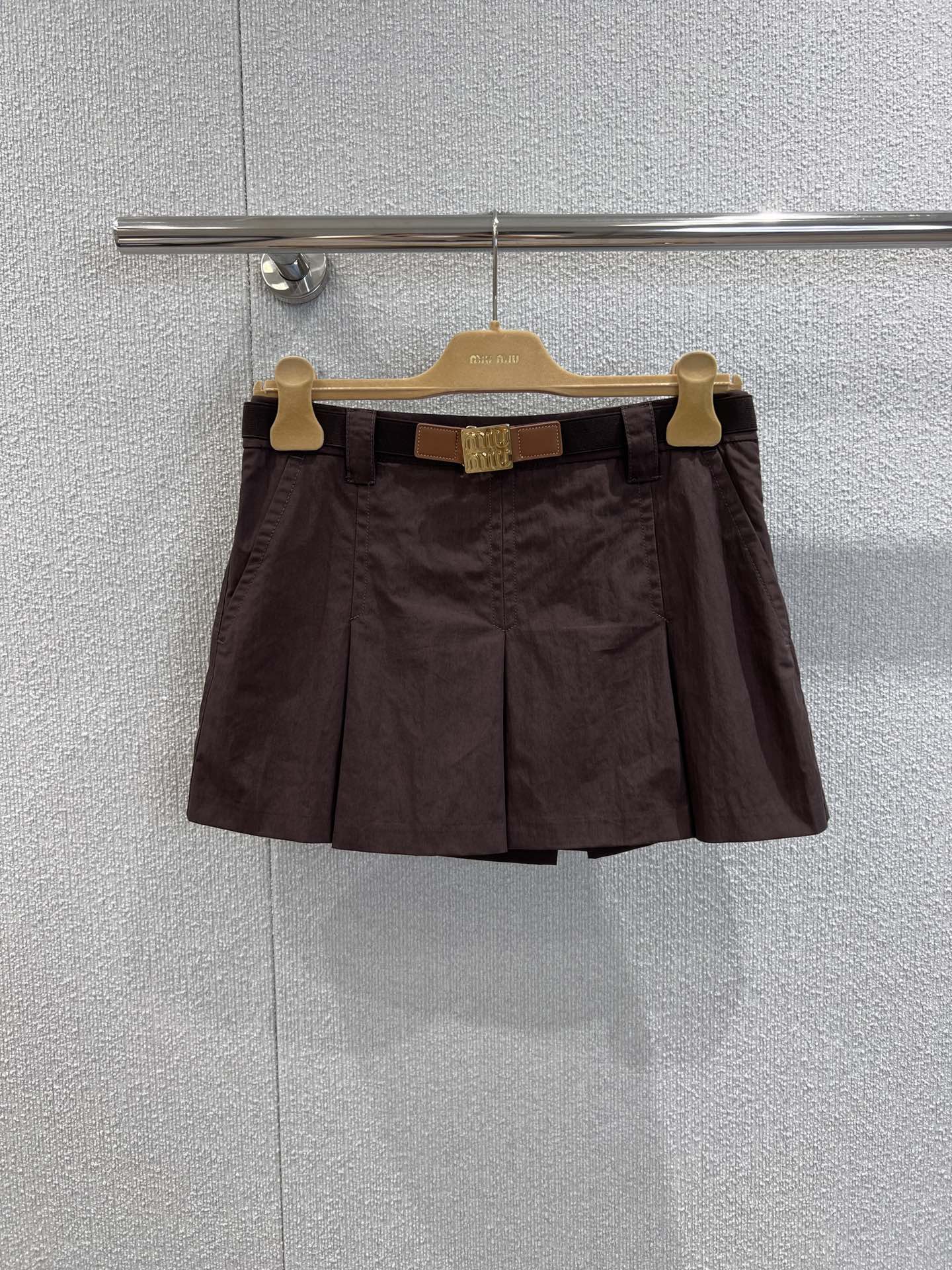 M 25 early fall new England style belt pleated short skirt