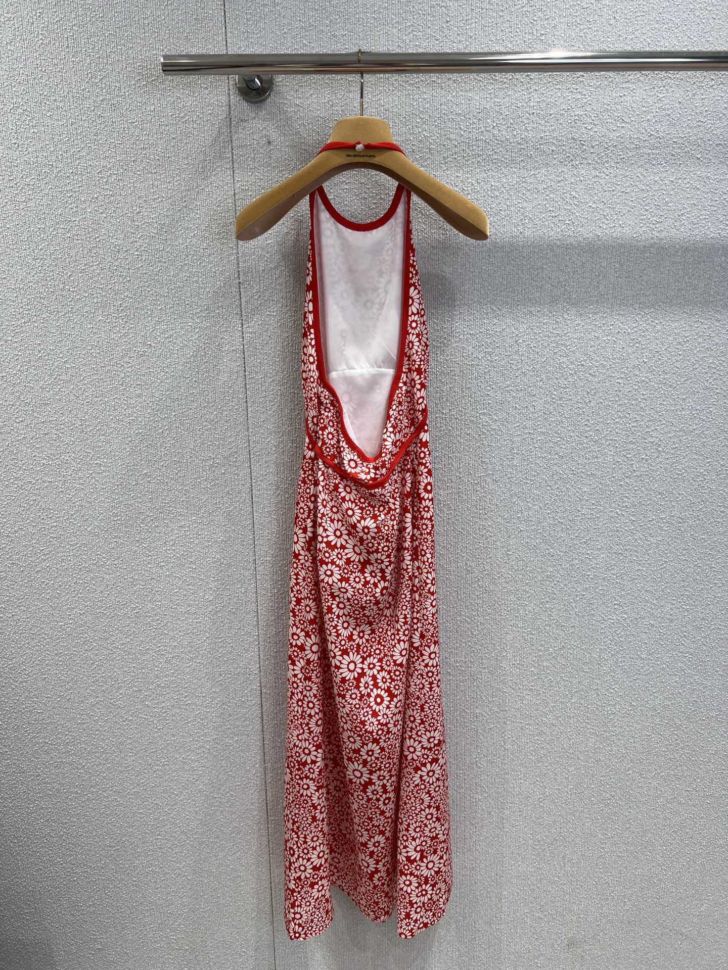 M 25 new spring and summer red floral halter dress