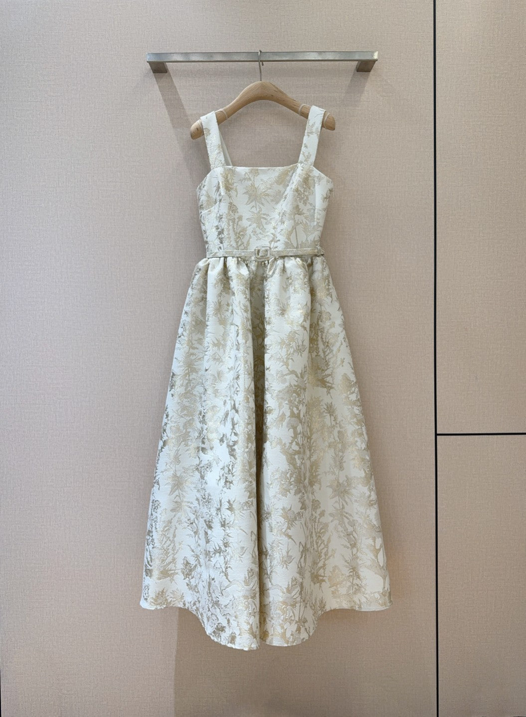 D 25 Elegant Strapless Evening Gown 👗