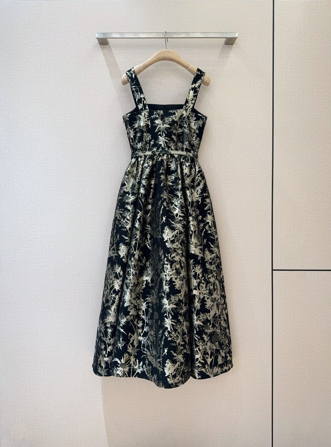 D 25 Elegant Strapless Evening Gown 👗