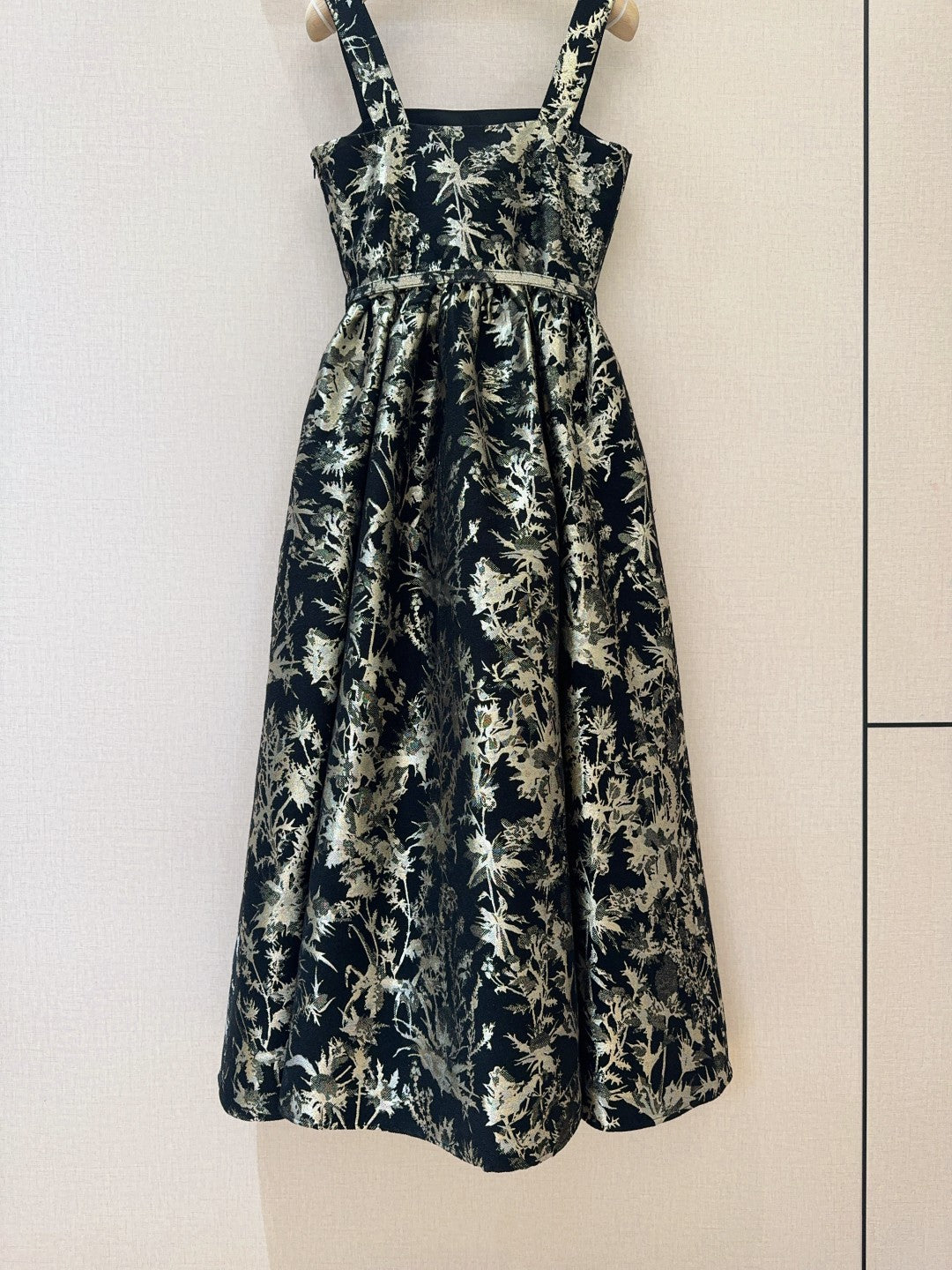 D 25 Elegant Strapless Evening Gown 👗