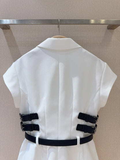 D 25 White short-sleeved suit