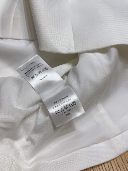 D 25 White short-sleeved suit