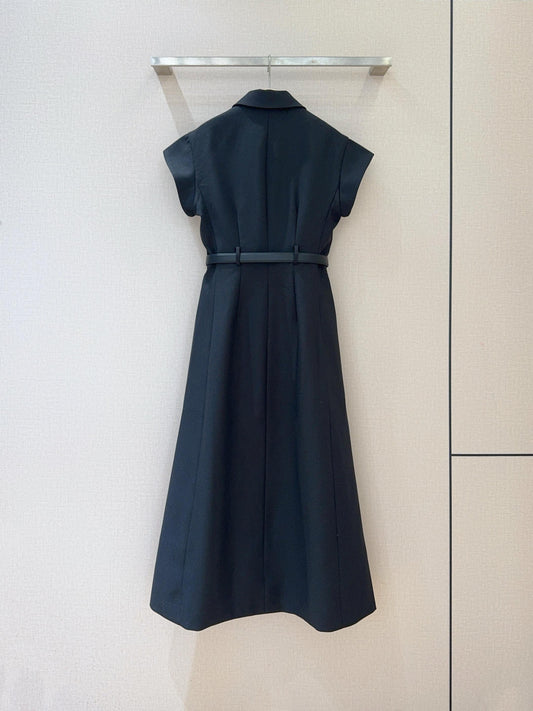 D 25 Simple short-sleeved belted dress