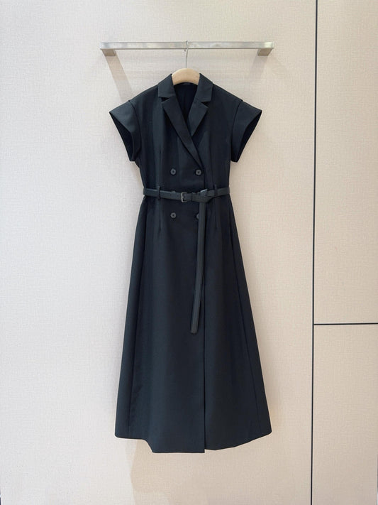 D 25 Simple short-sleeved belted dress