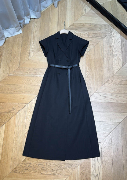 D 25 Simple short-sleeved belted dress