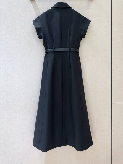 D 25 Simple short-sleeved belted dress