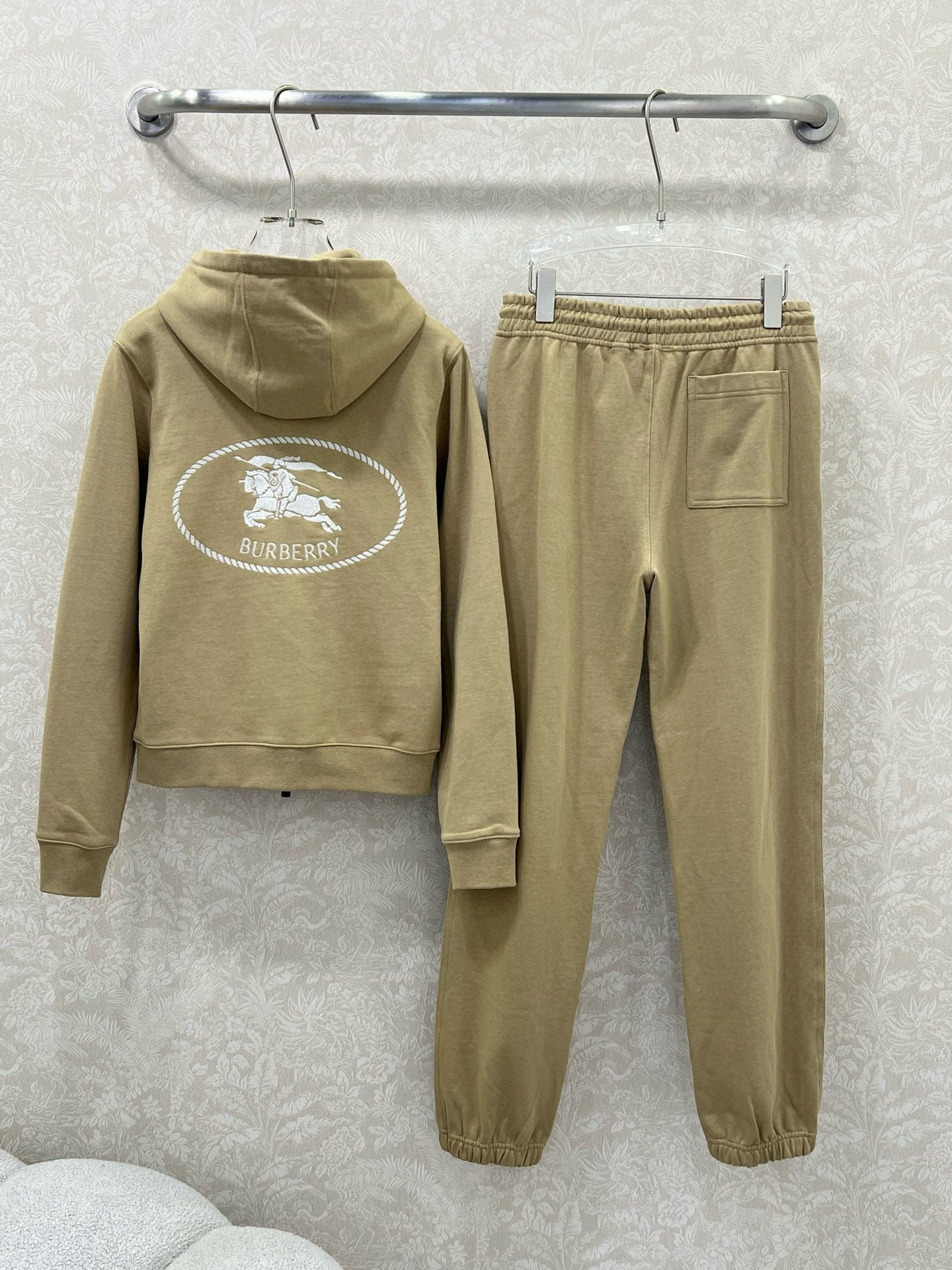 BU 25 Hooded drawstring zipper jacket and pants set