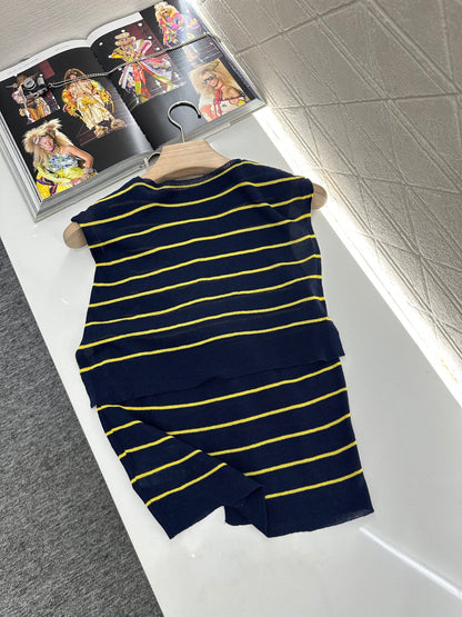 D 25 Shawl two-piece knitted top
