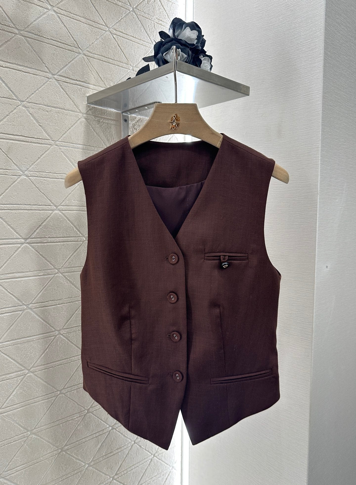 D 25 Silk scarf vest wide-legged pants set