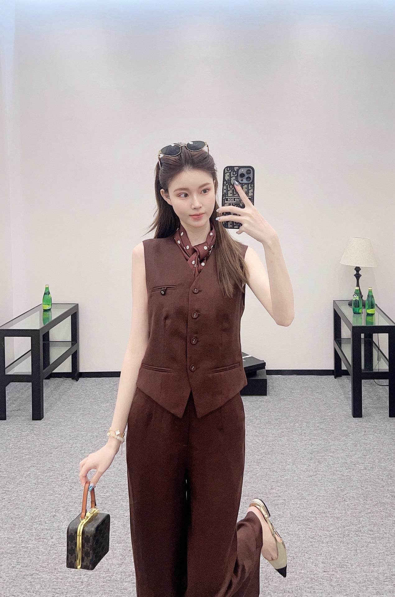 D 25 Silk scarf vest wide-legged pants set
