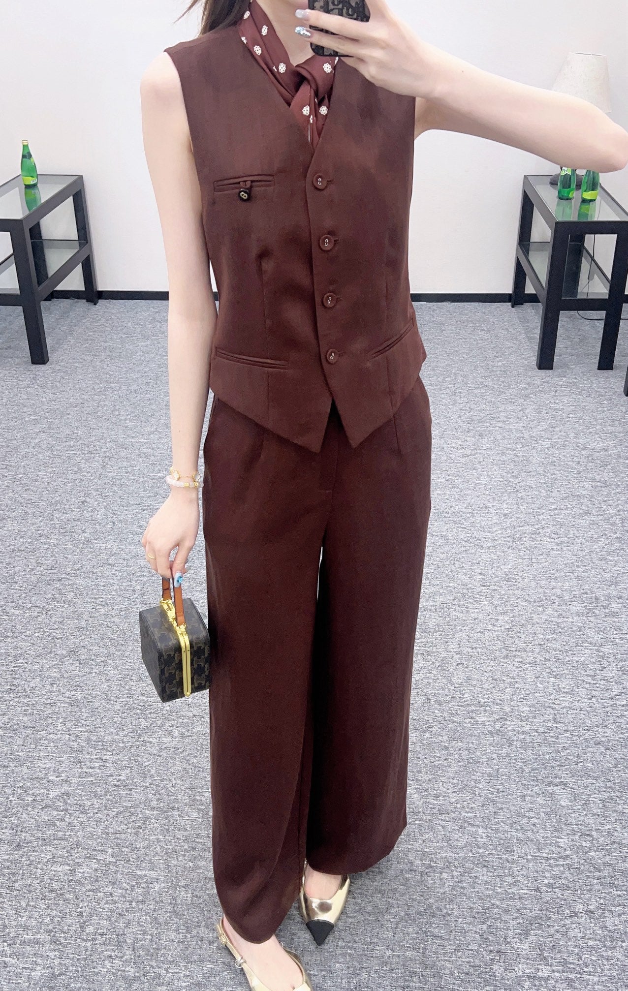 D 25 Silk scarf vest wide-legged pants set