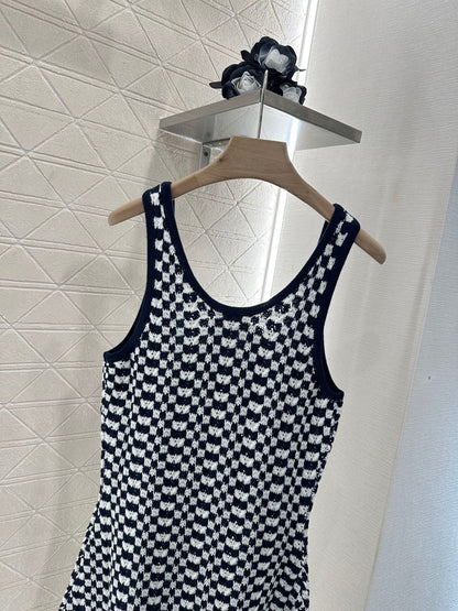 CE 25 Slim knitted vest skirt