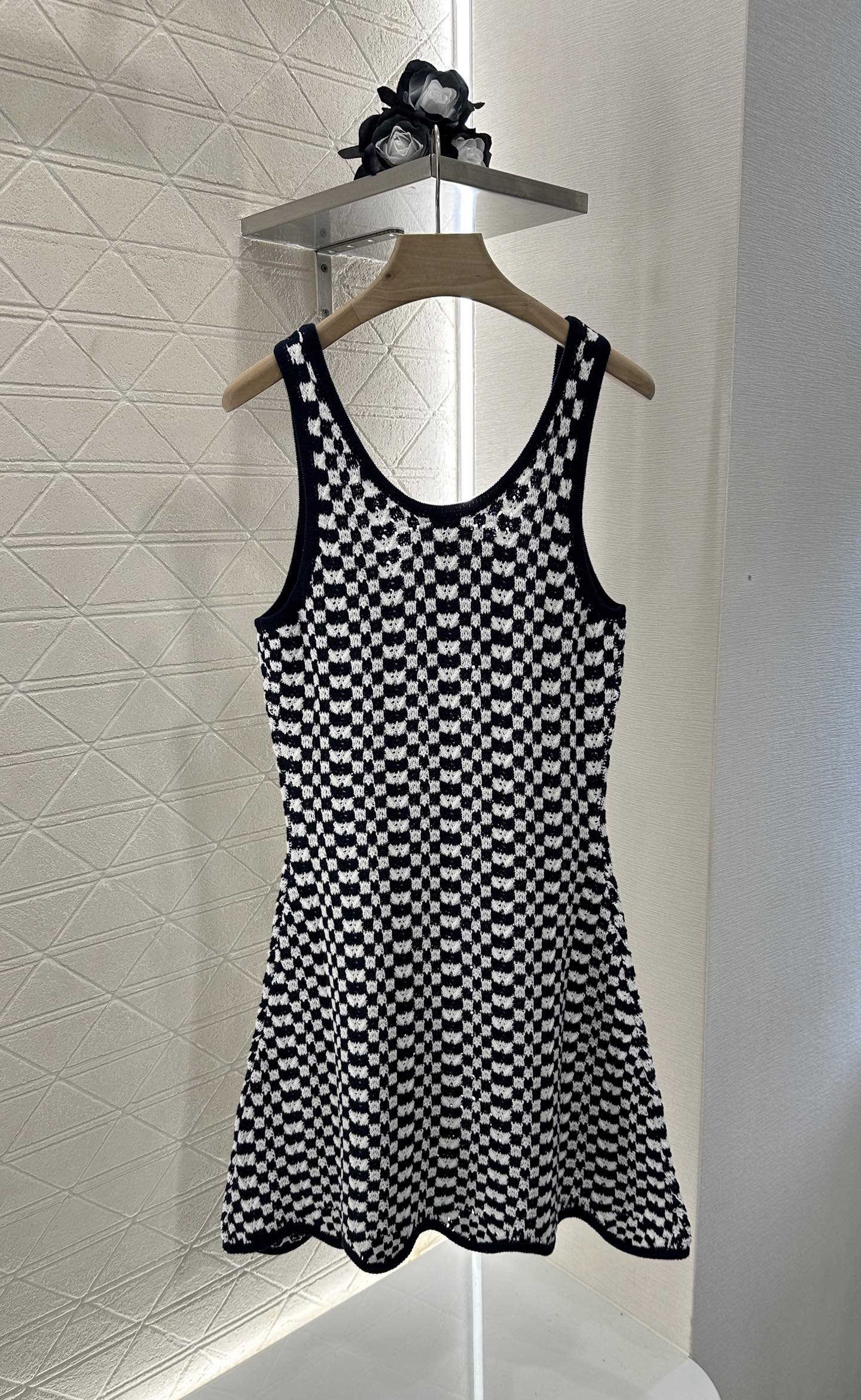 CE 25 Slim knitted vest skirt