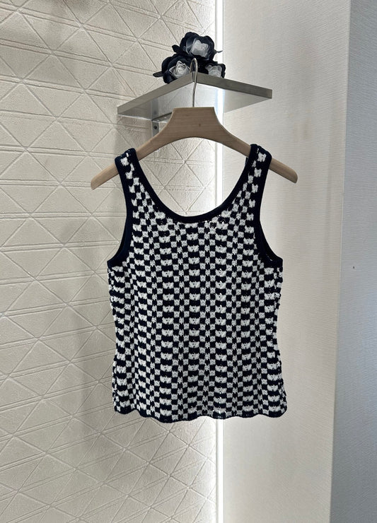 CE 25 Black and white plaid slim fit knitted vest